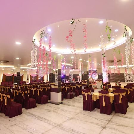 Hotel The Leaf - Gomti Nagar Lucknow Exterior photo