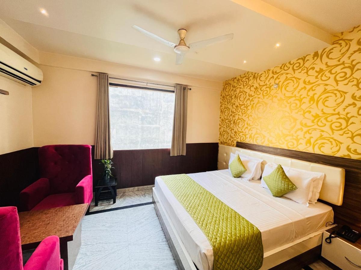 Hotel The Leaf - Gomti Nagar Lucknow Exterior photo