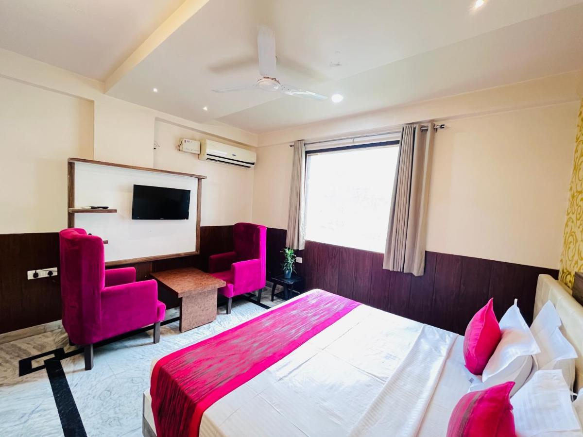 Hotel The Leaf - Gomti Nagar Lucknow Exterior photo